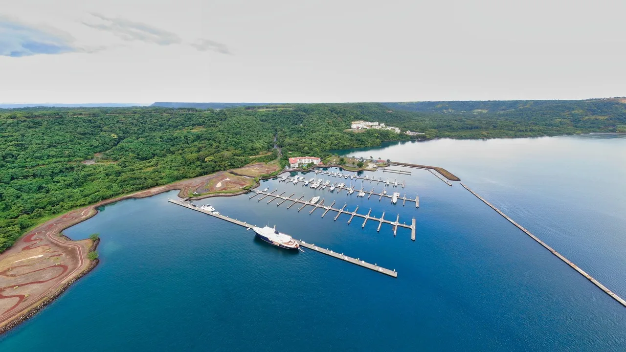 Two countries, one journey · Costa Rica & Panama